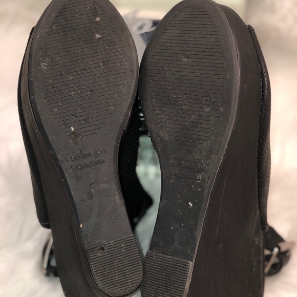 Shoes - Picture 3 of 7